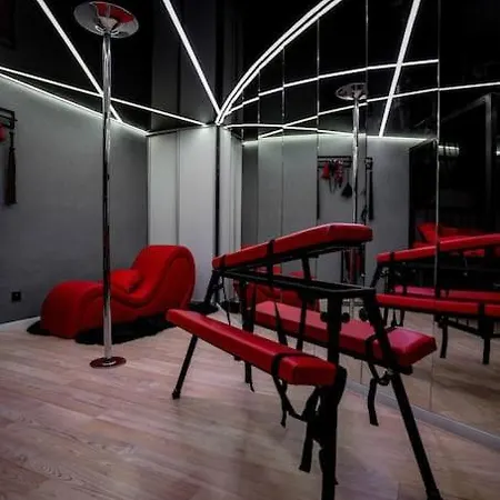Secret Bdsm - Adults Only Lägenhet Bratislava